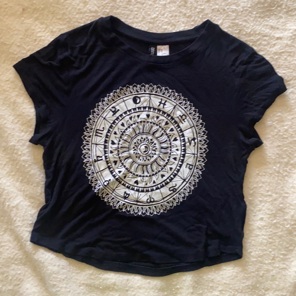 DIVIDED H&M black & white crop top (size XS)